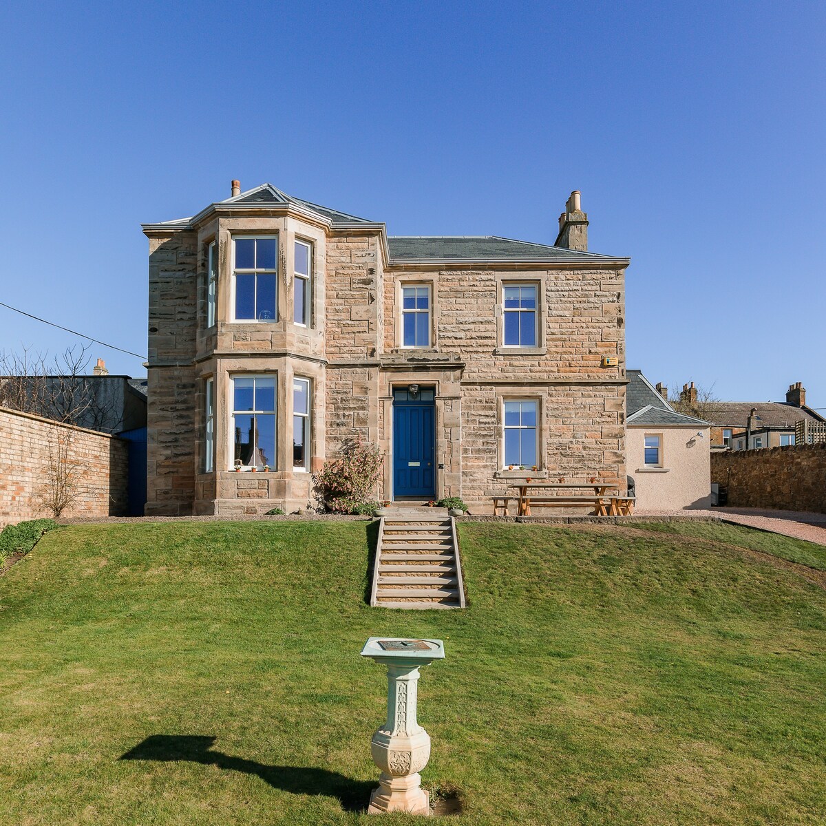 Russell Bank - Elie - beautiful house, sea views