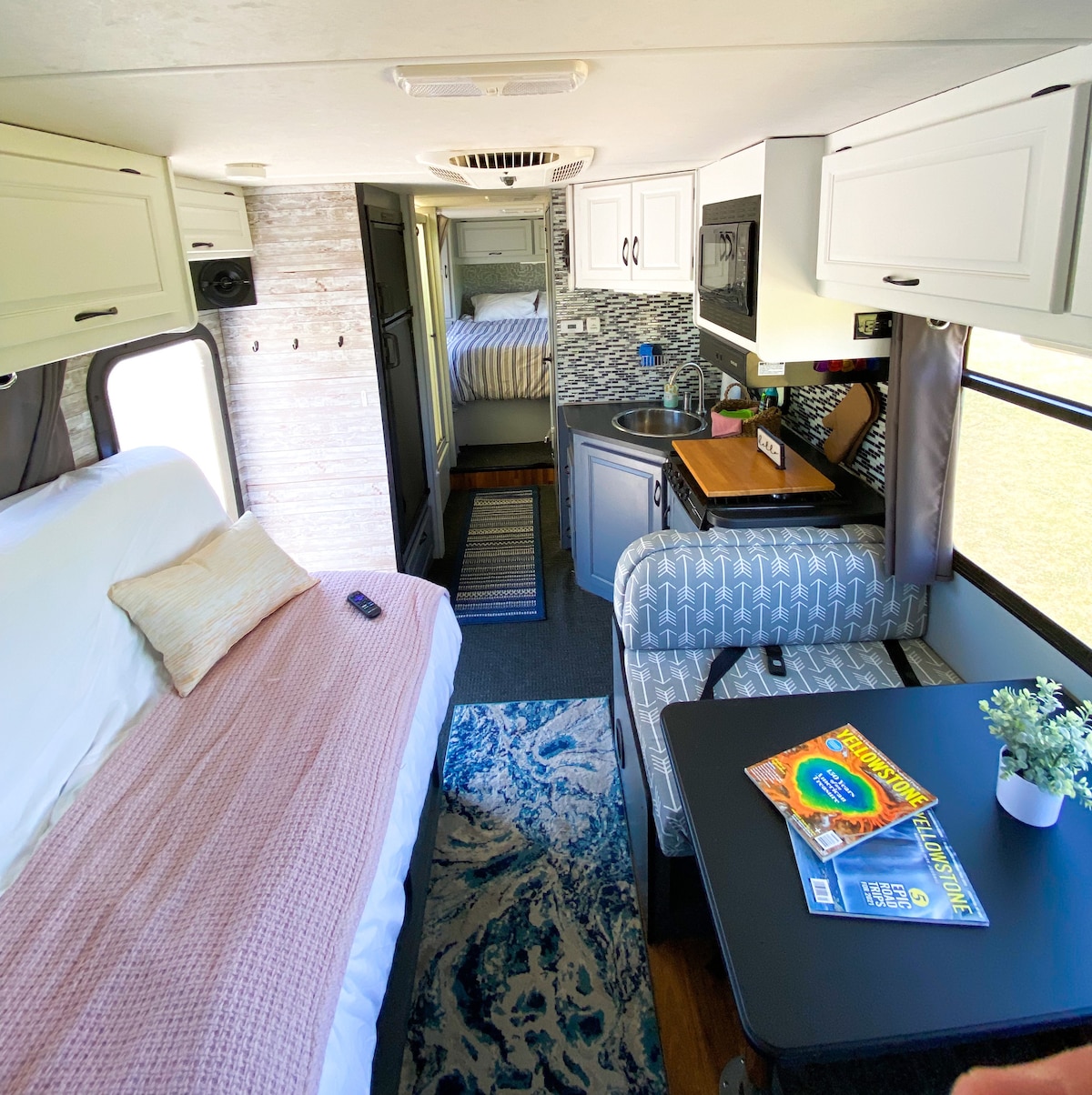 2015年改造Thor Four Winds Motorhome