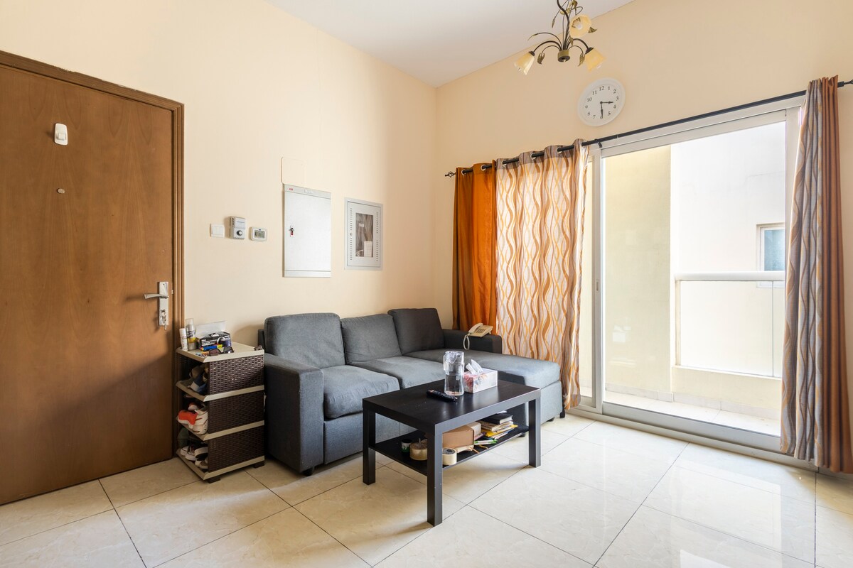 迪拜干净的独立1卧室客房。