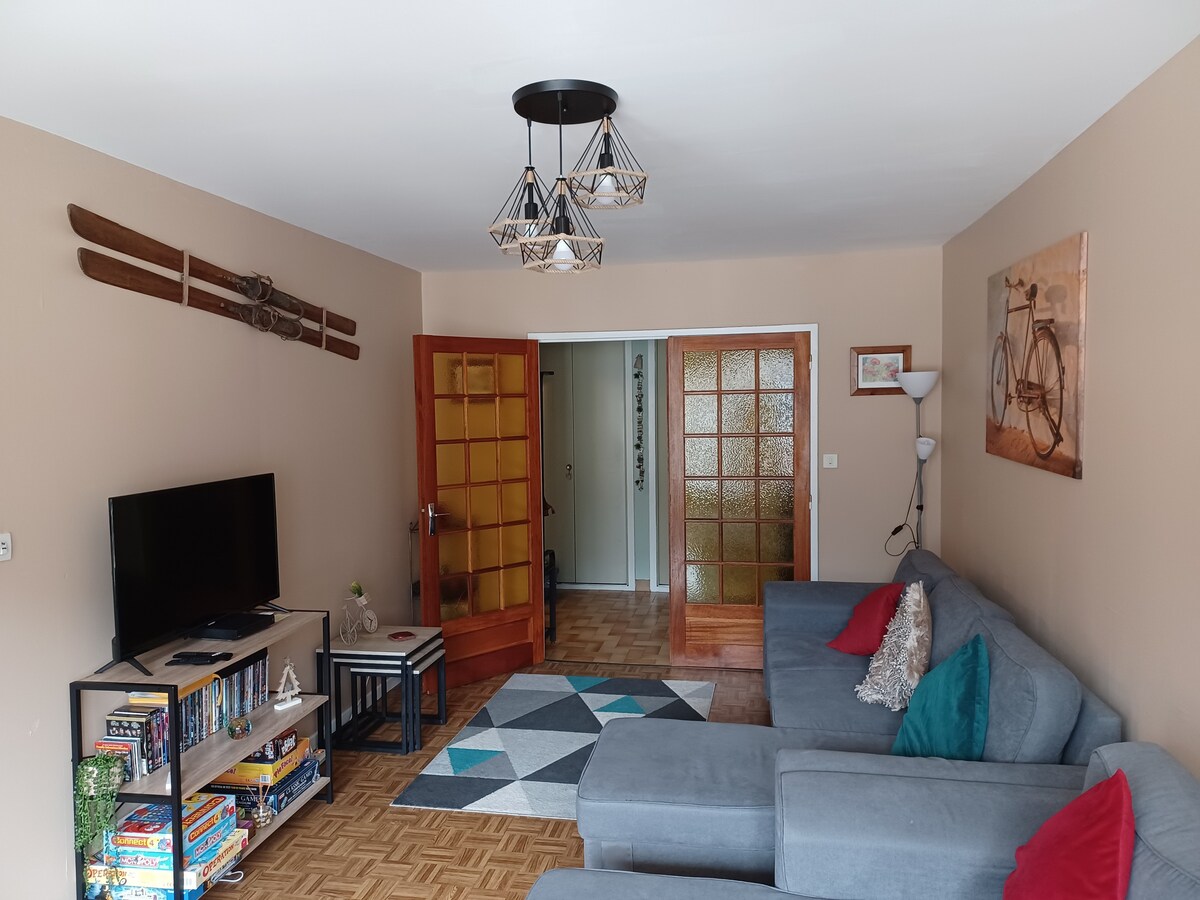Homely 3 Bedroom Apartment in Saint Michel