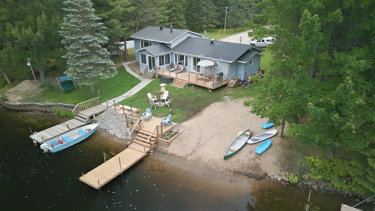 Riverside Cottage - The Barncat Hideout