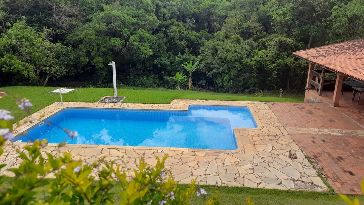 Iperó附近Tatu带泳池的农舍
