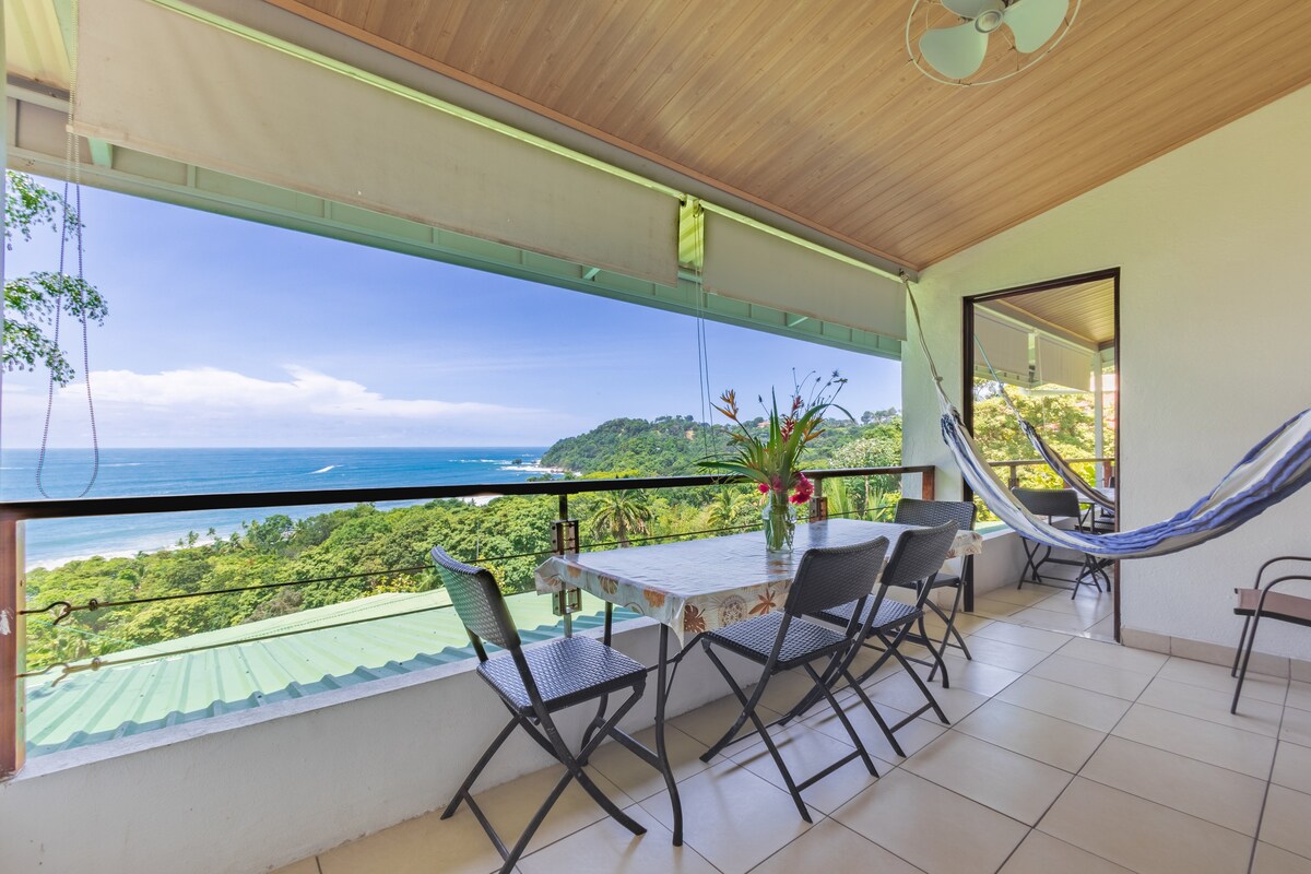 Family room in Manuel Antonio > Ocean View > Pool