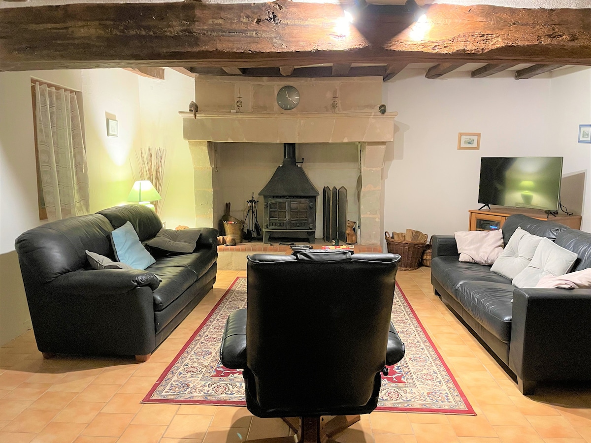 Cottage with 3 Bedrooms & Large Garden near Saumur