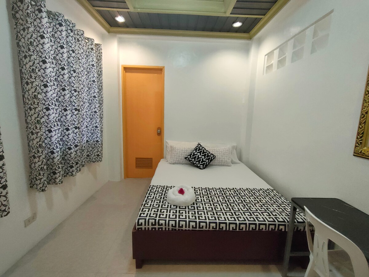 JM's Hauz (John's room) Private & Air-conditioned