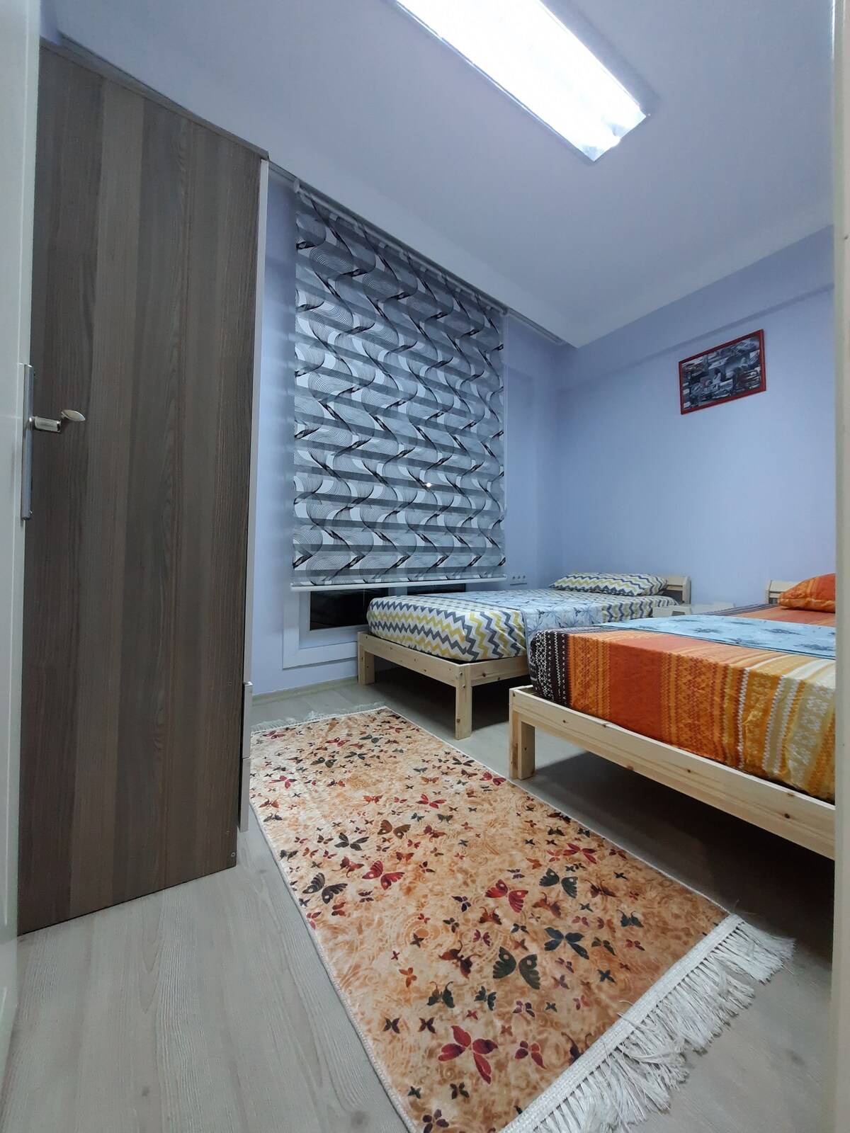 Bayraklı的2 +1公寓，靠近Bazaar Market