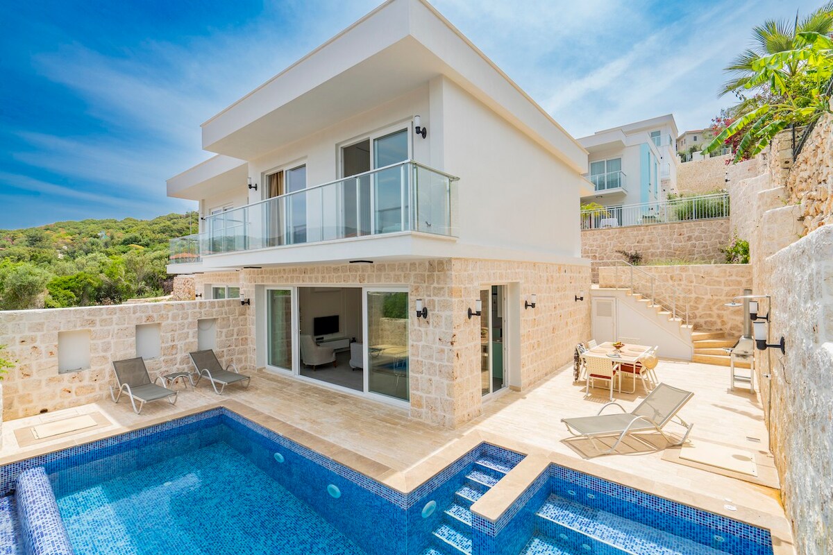2 Bedroom Duplex Villa with Private Pool - Kaş
