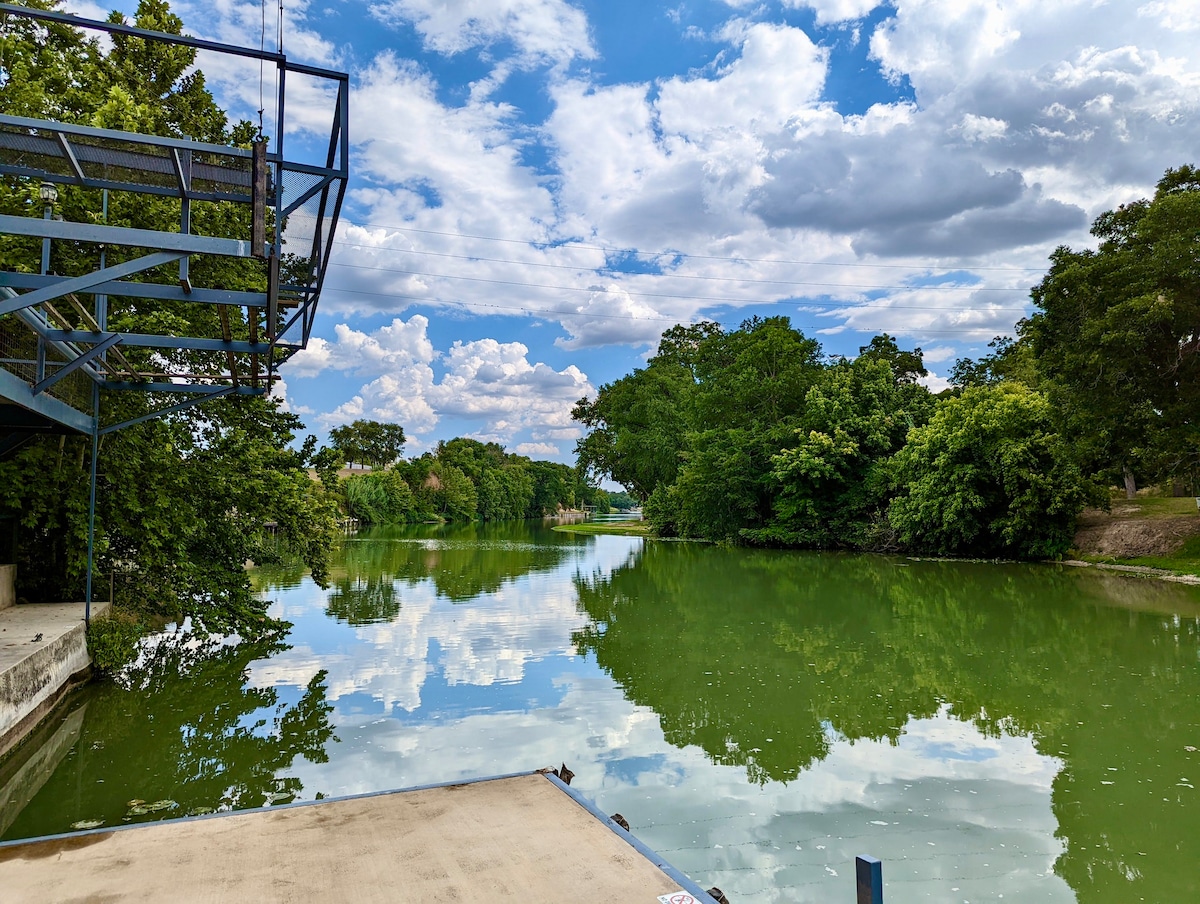 Luxury Guadalupe River waterfront home. Sleeps 22.