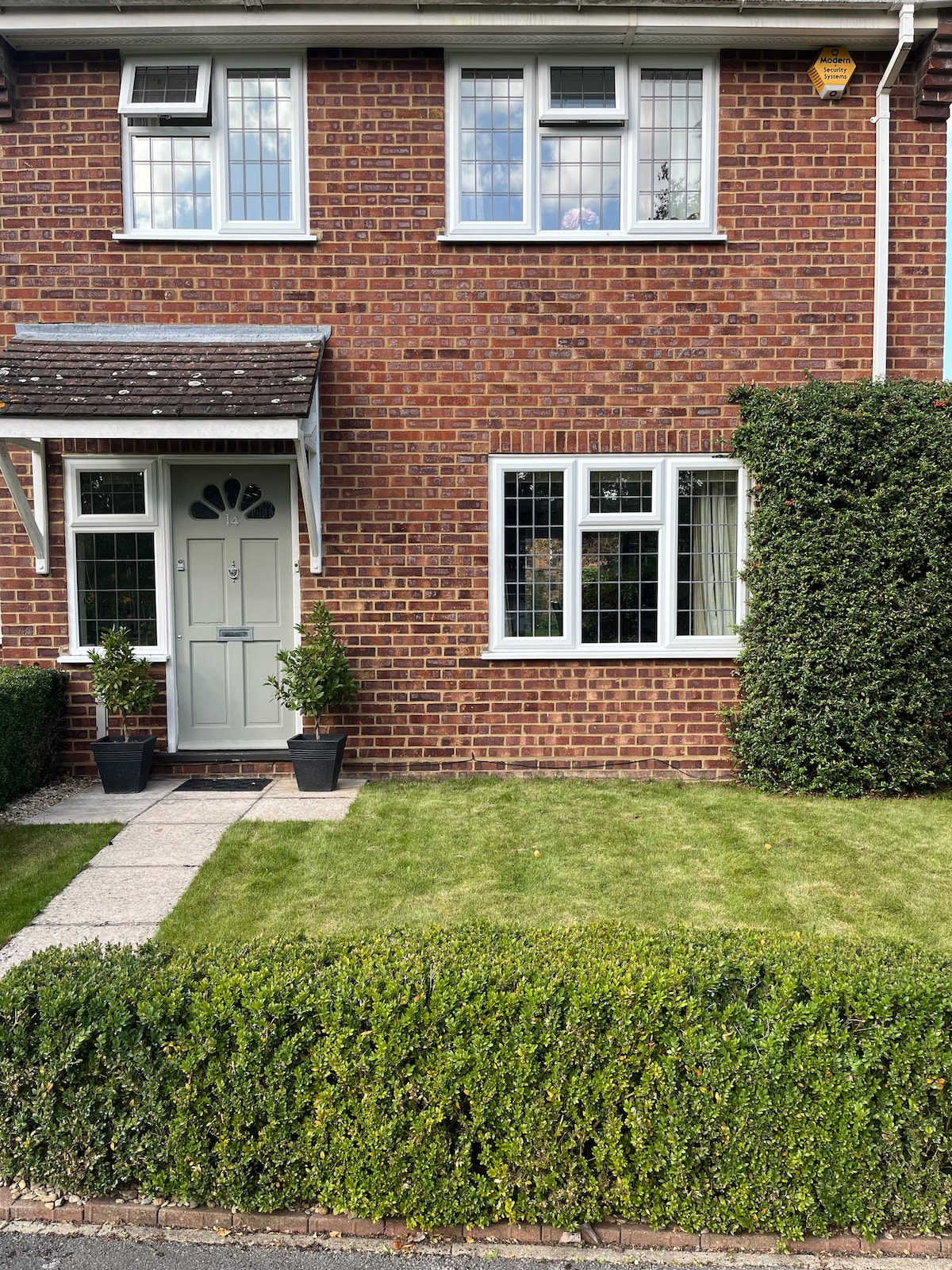 Beautiful modern 3 bed Seer Green Beaconsfield