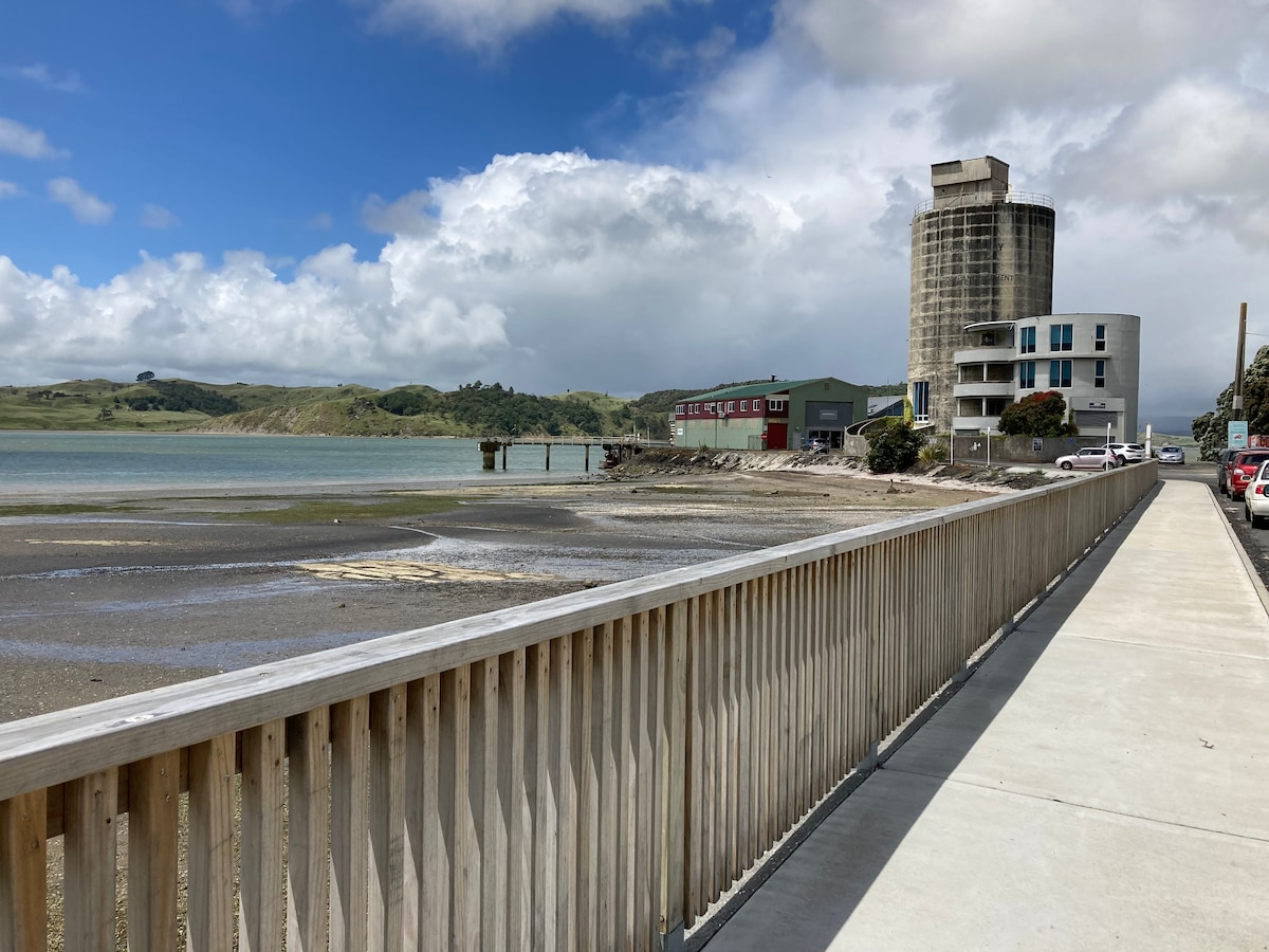 Raglan Silos - Waters Edge apartment