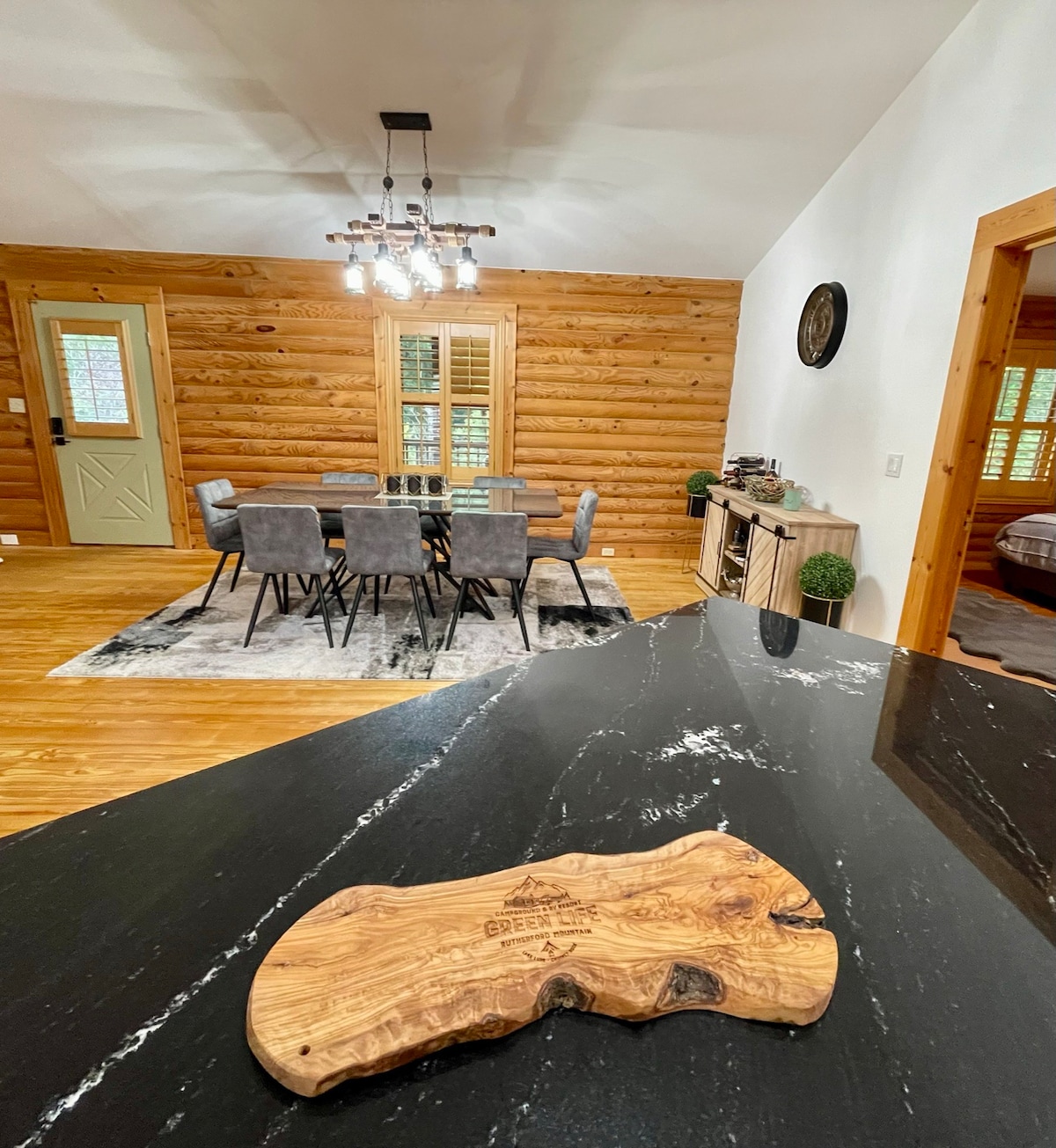 Cozy/Modern Cabin few minutes from Lake Lure