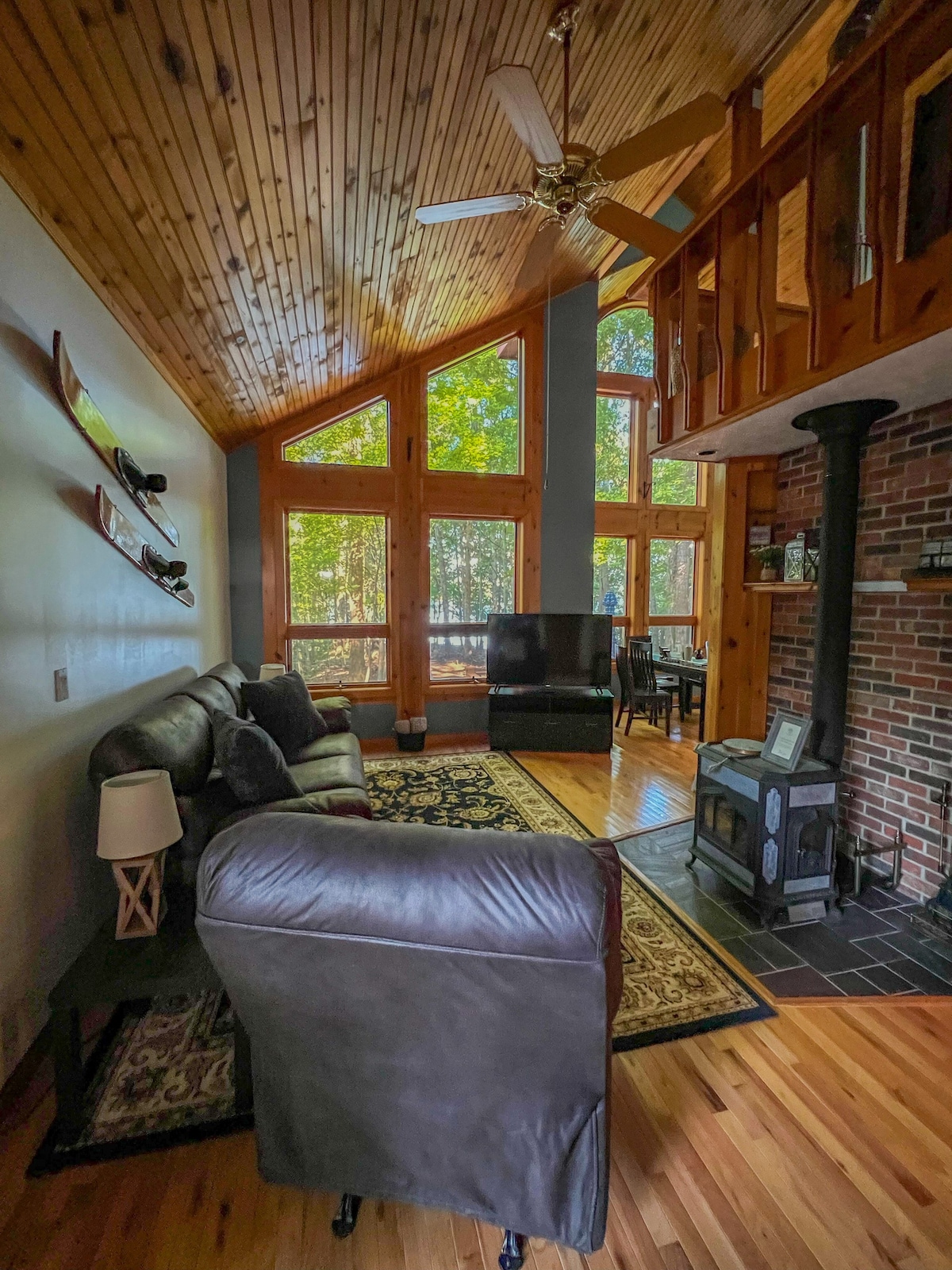 Cozy Cabin on Lake Hartwell.  No Cleaning Fee!