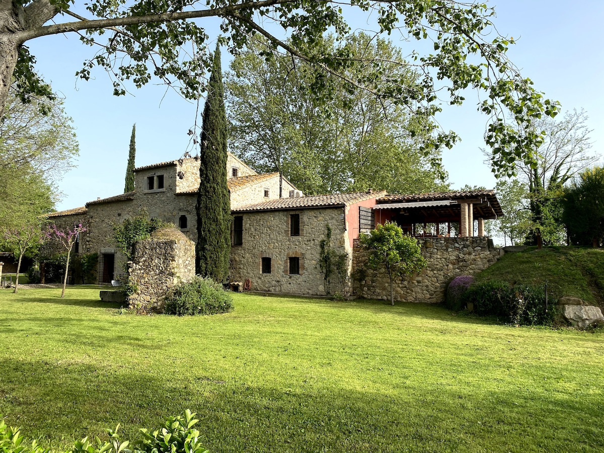 Magnificent Villa 15 min from Girona