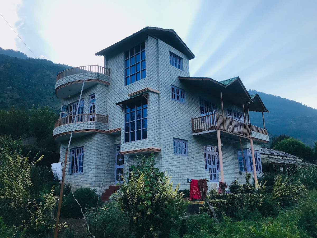 Farmstay in the mountains of Bhuntar