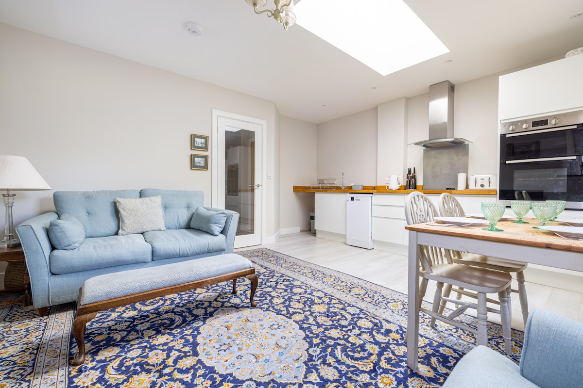 Beautiful apartment in central Nunney