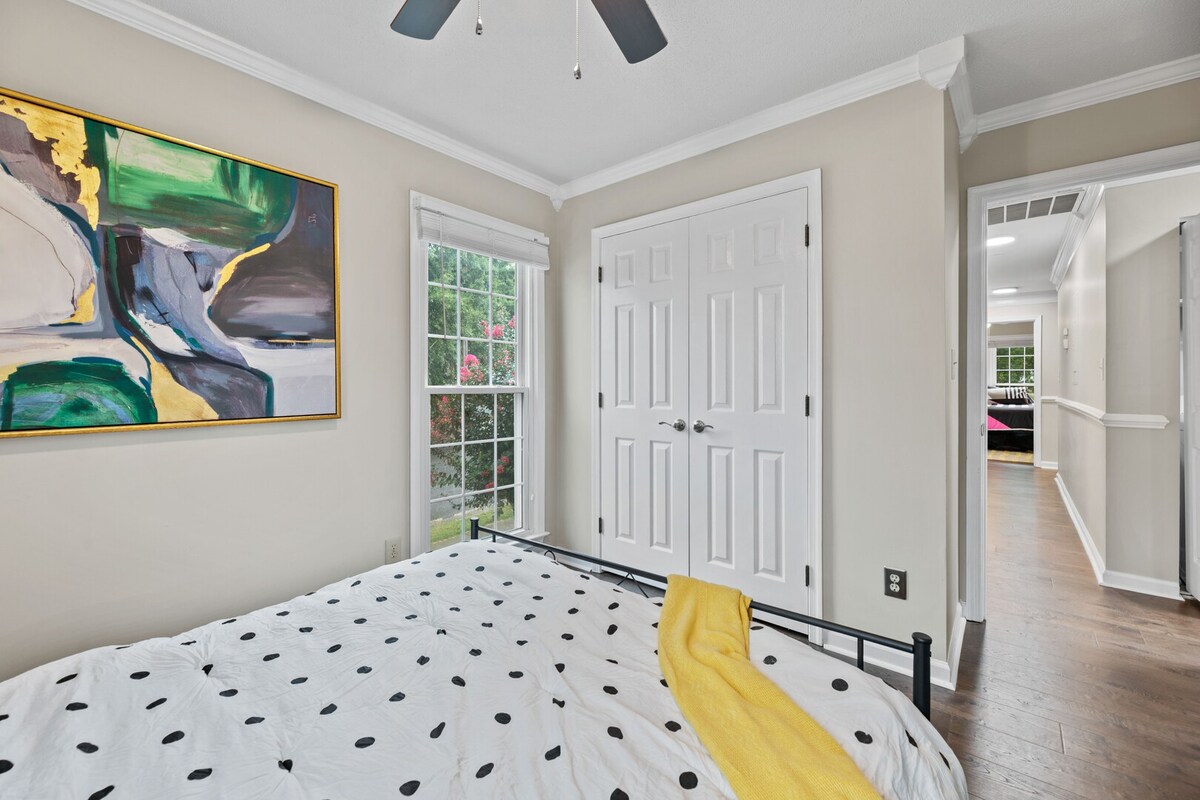 Charming House in DT Raleigh-Walkable!