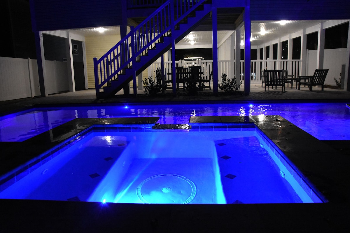 Fin Bin - 4 Bedroom Home w/Private Pool-Hot Tub