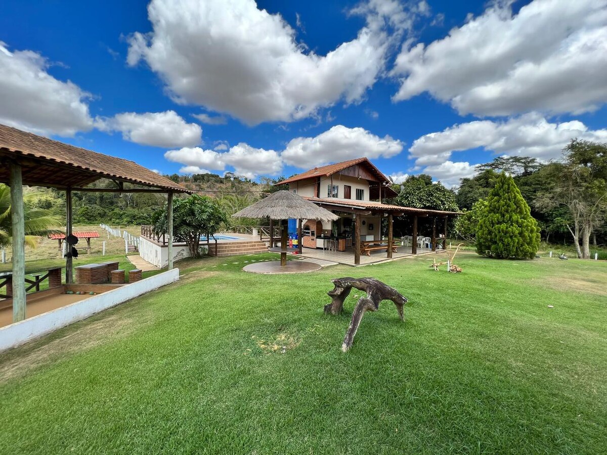 Sítio perfeito com piscina e área de festa!