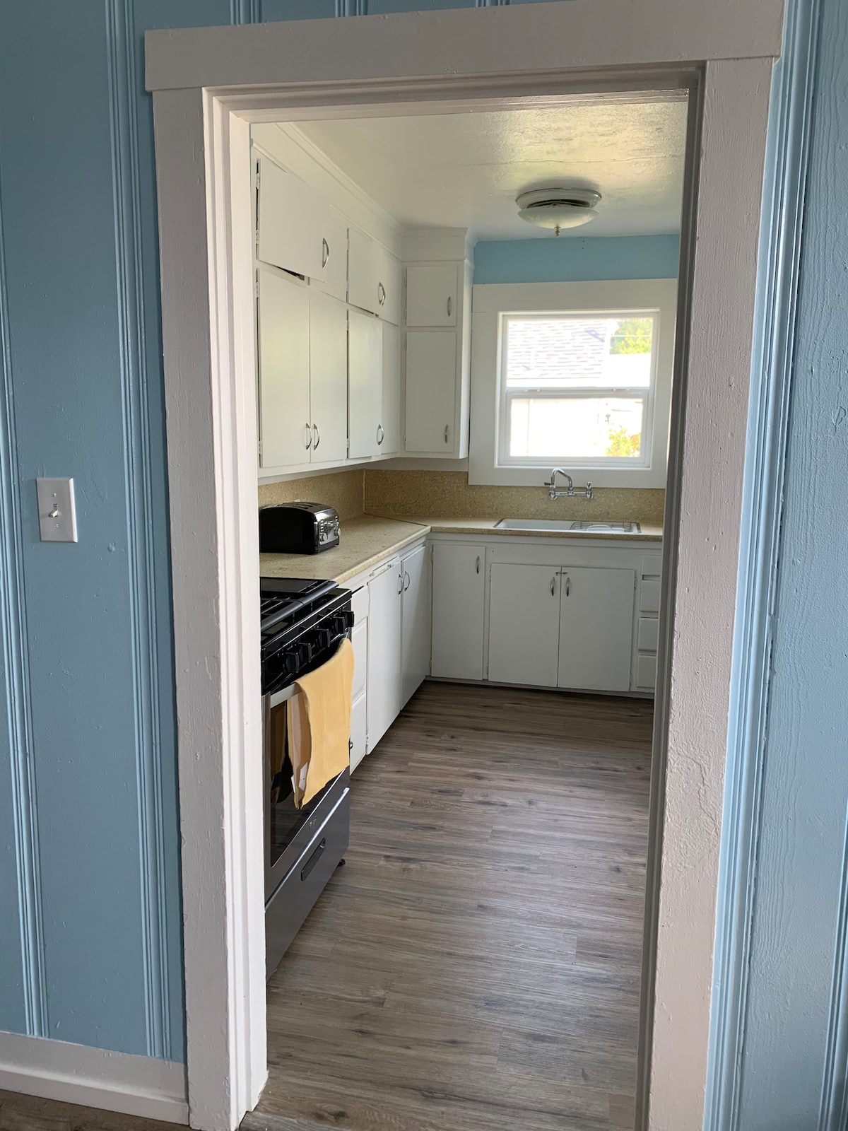 The Blue Bungalow - 2 Bedroom Cottage in Medford