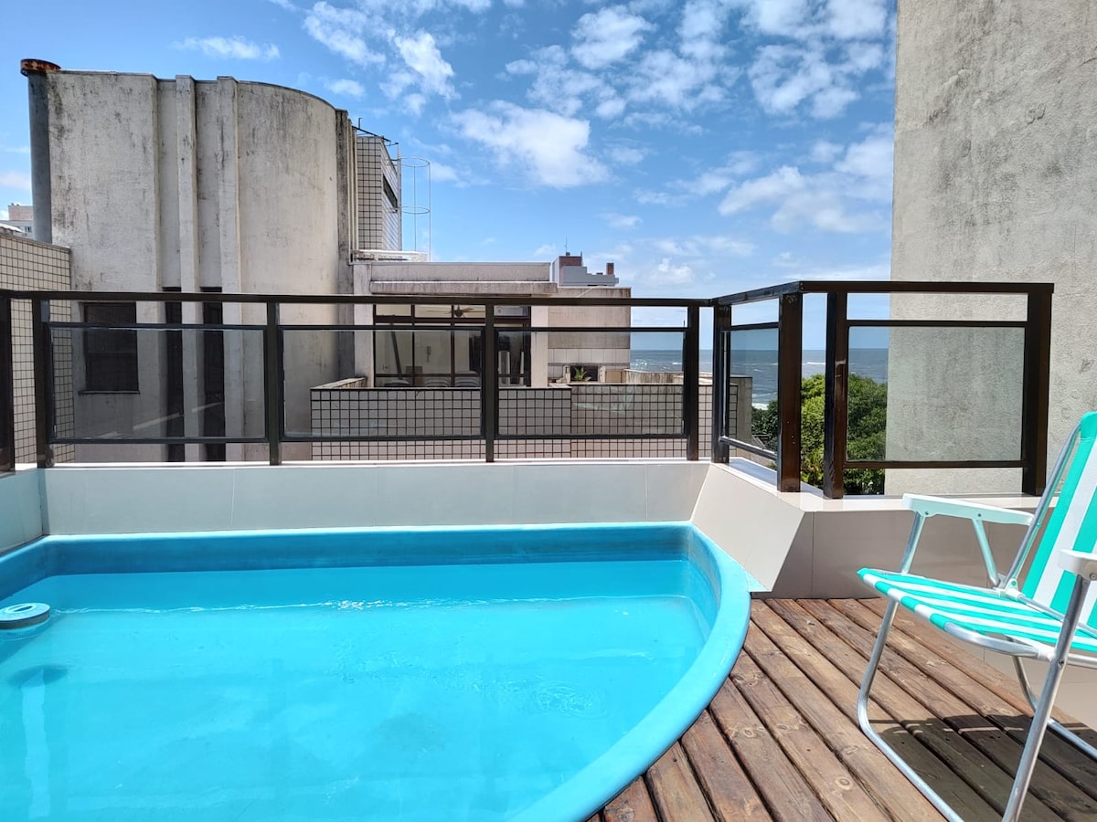 Cobertura duplex, piscina a 1 quadra praia Mansa.