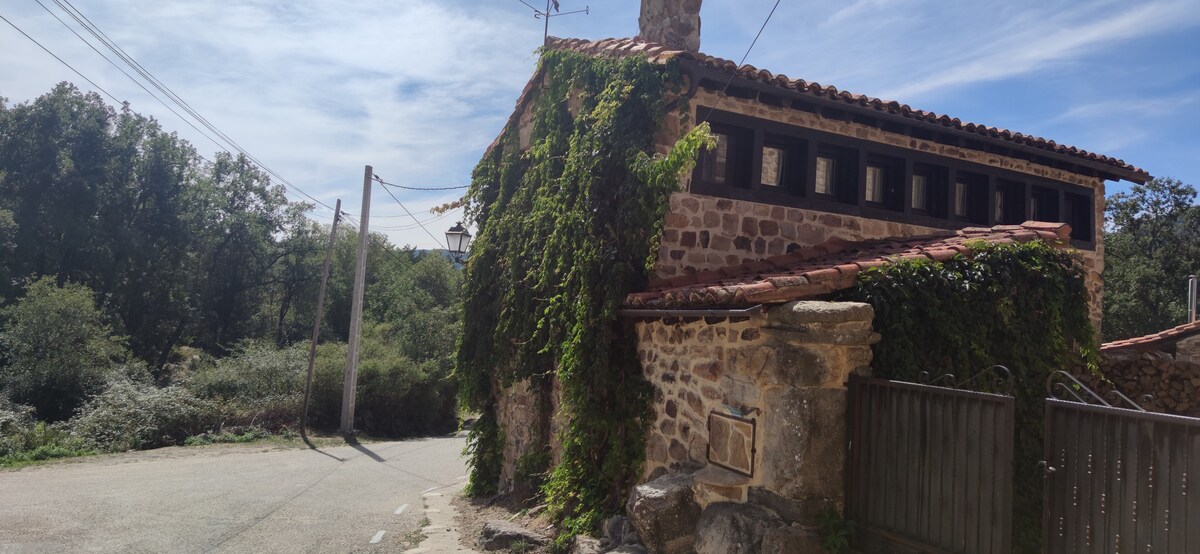 位于Urbión保护区中心的迷人小屋。