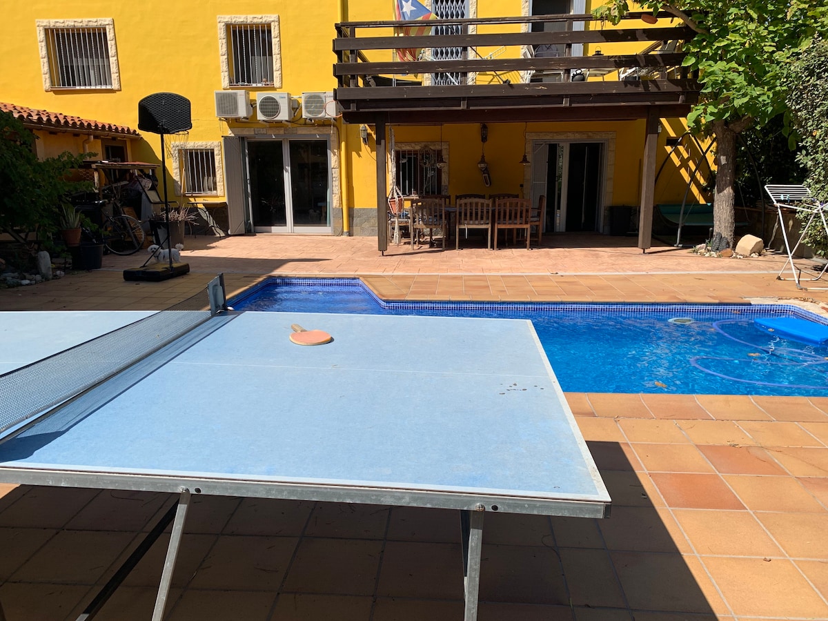 带泳池的豪华乡村别墅，带泳池，距离巴塞罗那20英尺