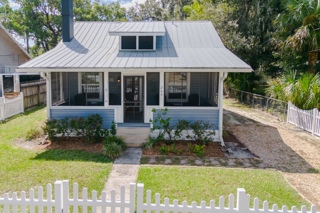 多拉山自由小屋（ Mount Dora Liberty Cottage ） ！