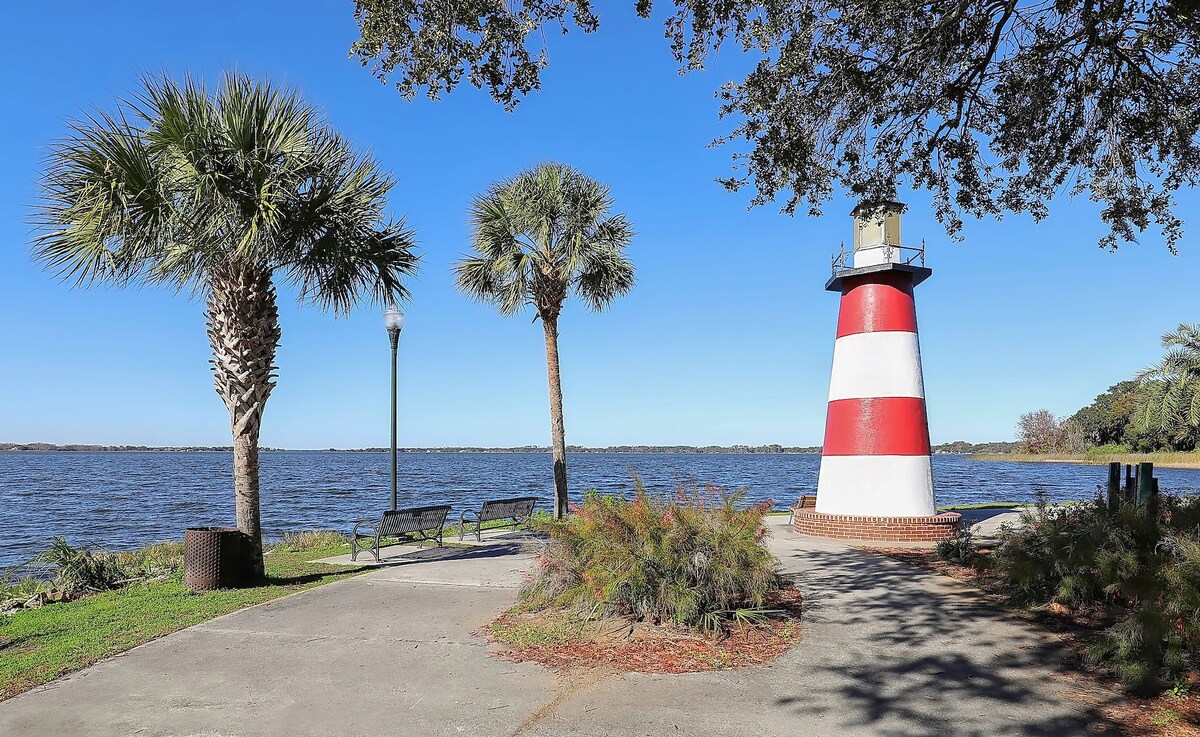 多拉山自由小屋（ Mount Dora Liberty Cottage ） ！