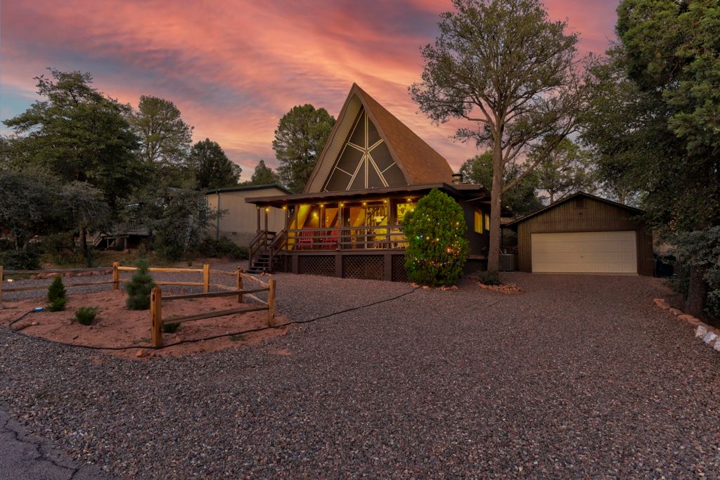 Cute and Rustic A-Frame Cabin with Hot Tub