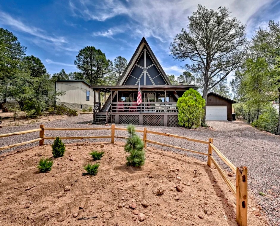 Cute and Rustic A-Frame Cabin with Hot Tub