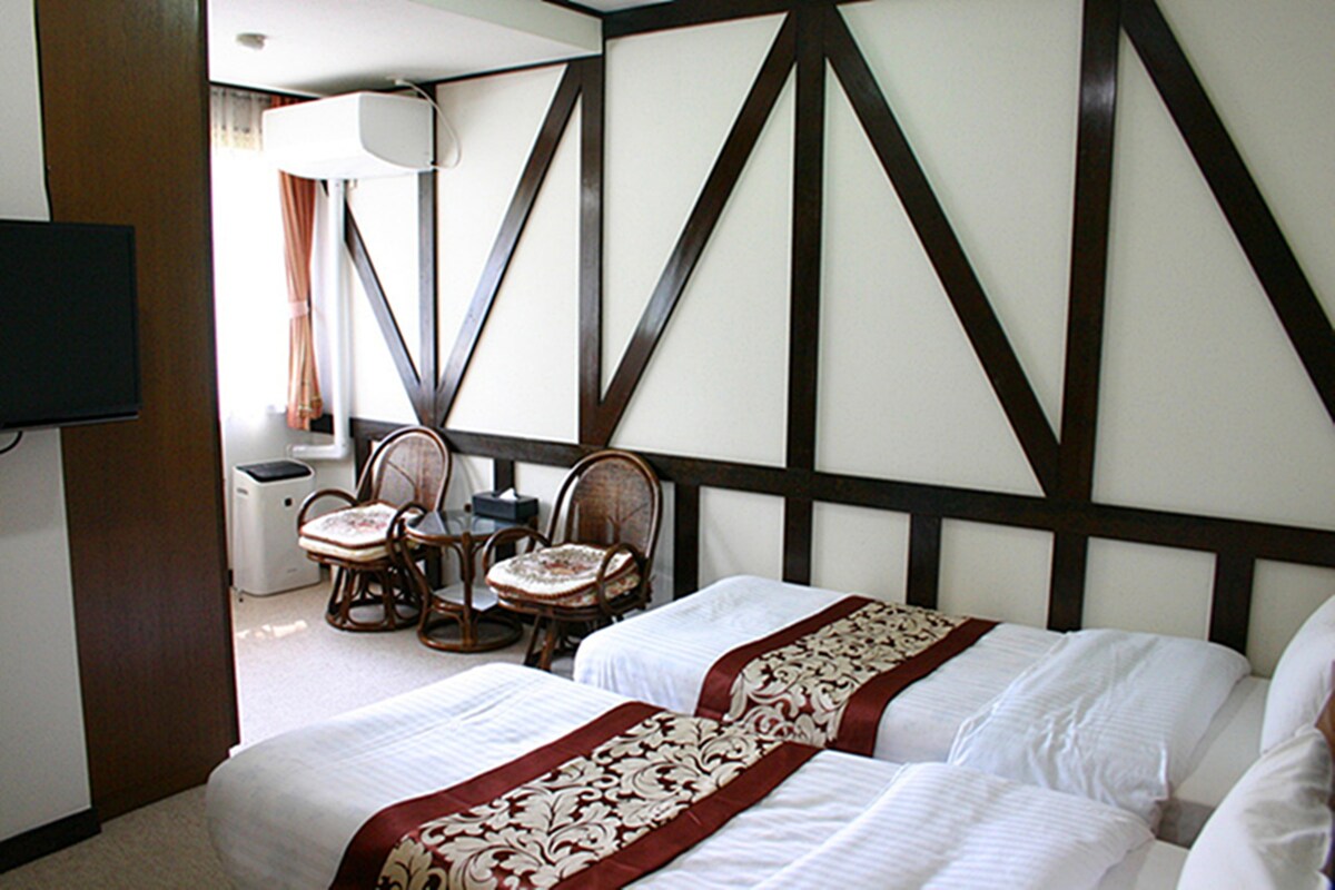 在山中湖畔被森林包围着的非常治愈的旅馆，207西式双人房，是能看到富士山的房间