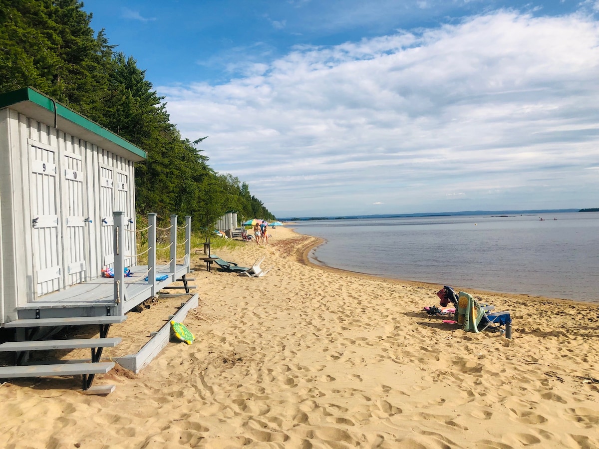 Chalet vert de la Plage Wilson au Lac Saint-Jean