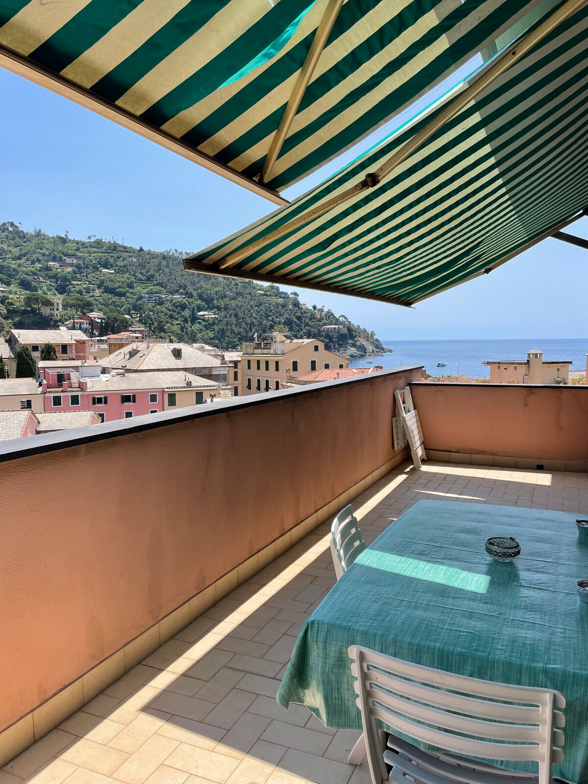 Casa MIA con splendida vista mare e giardino.