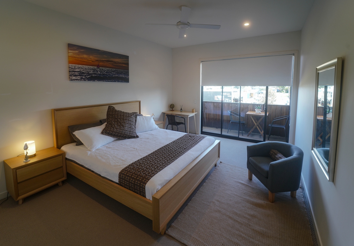 Modern 3-bedroom townhouse in Cape Woolamai centre