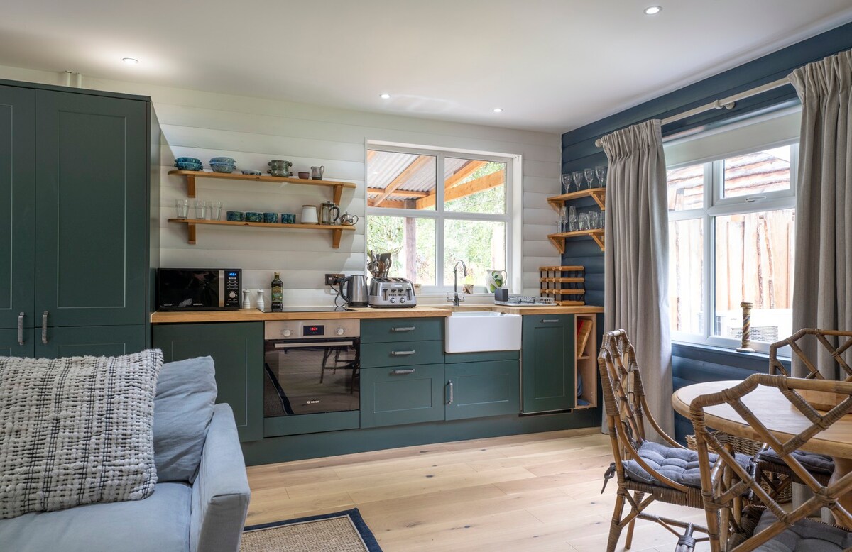 Cosy 2-bedroom Bothy nestled in the woods