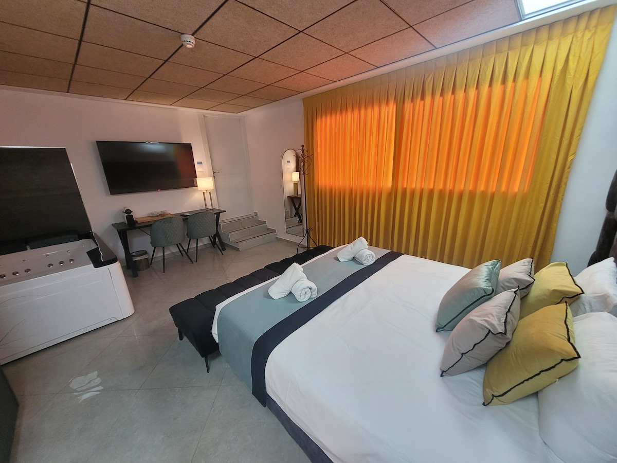 YalaRent Malina Motel– Deluxe Room 10 with Jacuzzi