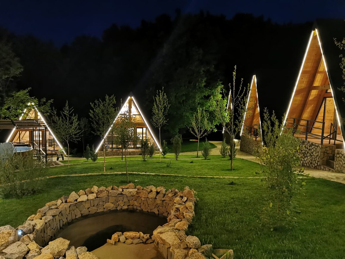 Valea cu Dor Verde - 6 cabane A-frame