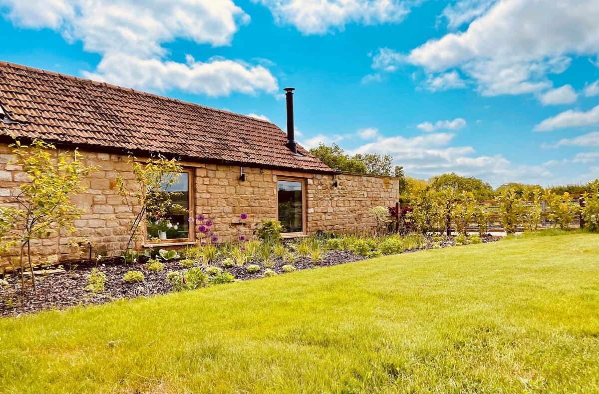 Rural Barn Conversion (Private Courtyard & Garden)