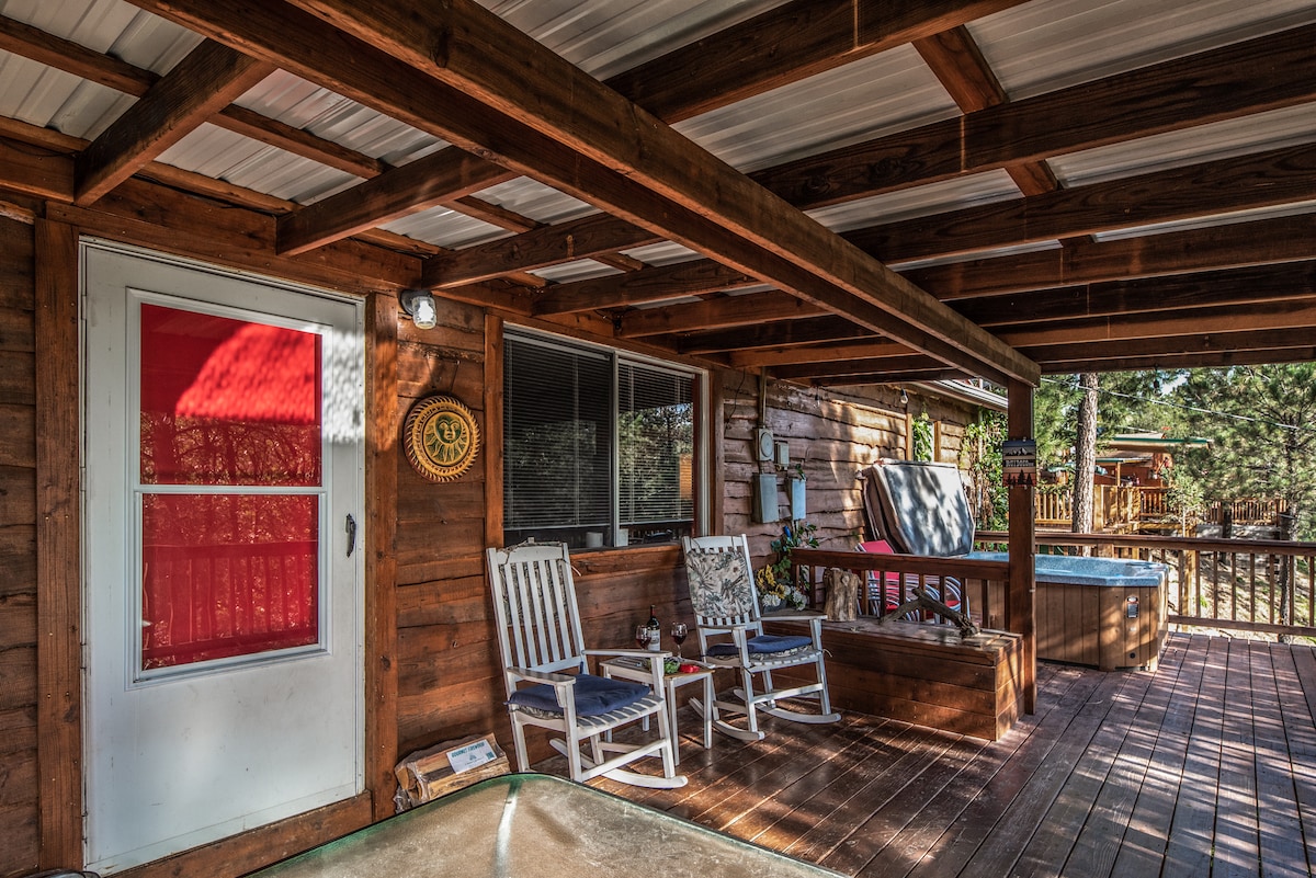 Fawntastic Views - 2BR Cabin w/Hot Tub