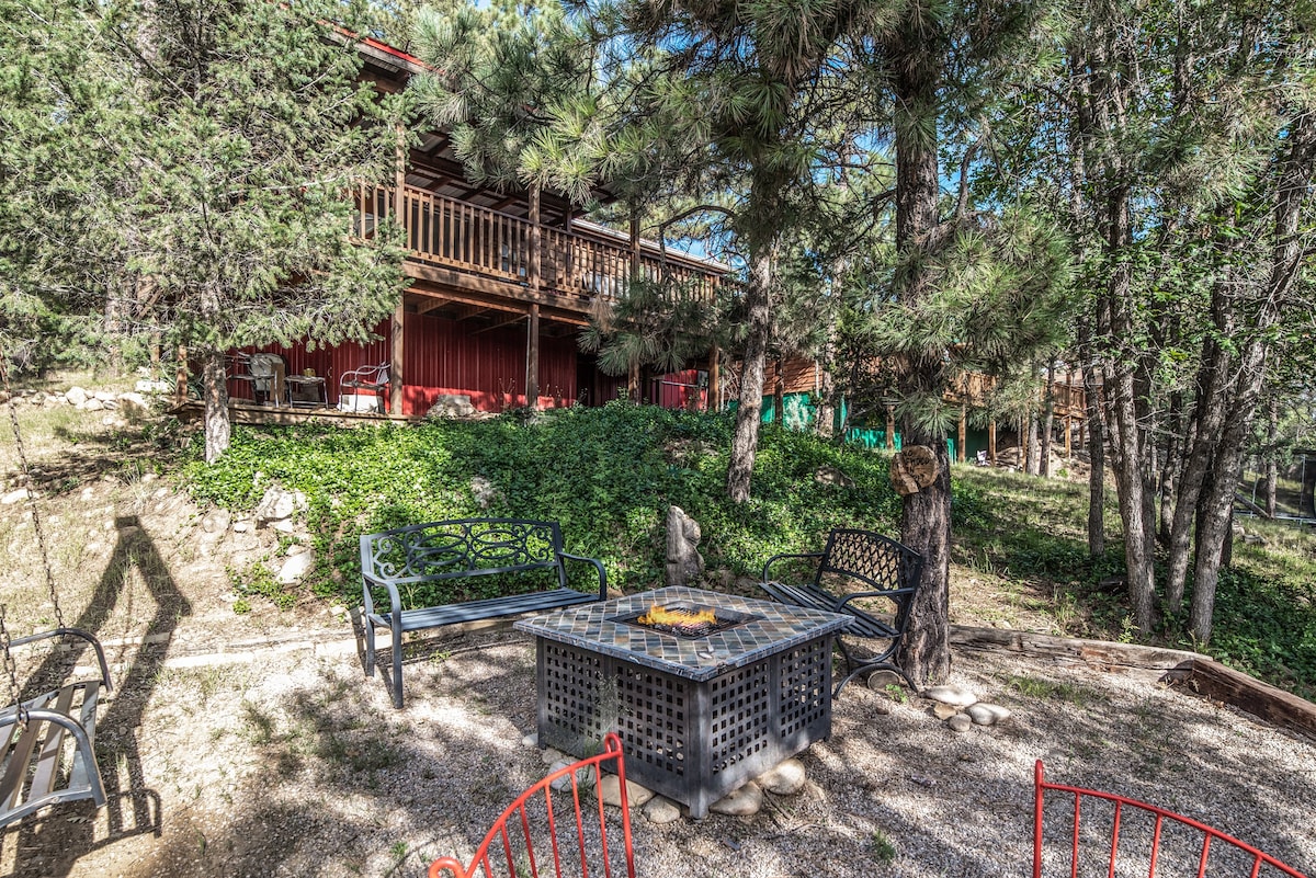 Fawntastic Views - 2BR Cabin w/Hot Tub