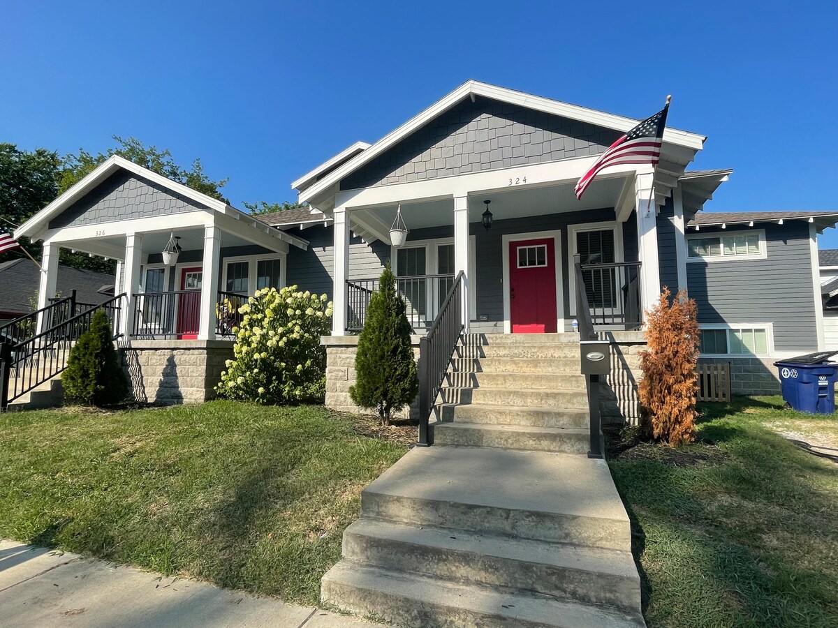 Historic Home in Downtown with 2 King Bedrooms!