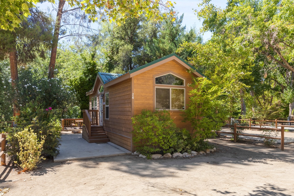 Quiet little cabin 2 min stroll to Kern River (Cab