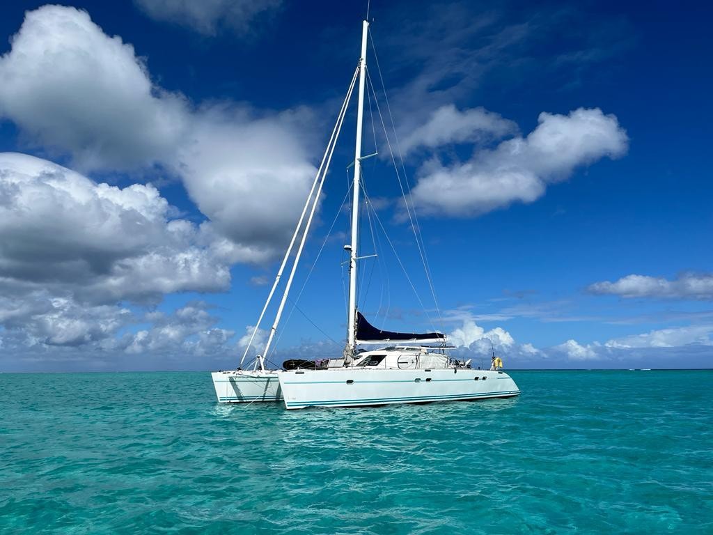 Uturoa: Authentique catamaran grand et confortable
