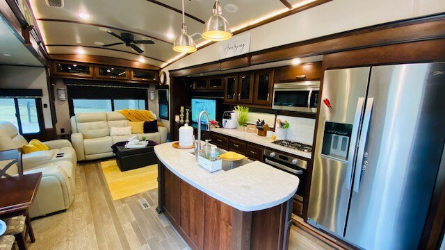 The Pampered Pelican Glampsite ~ Luxury RV