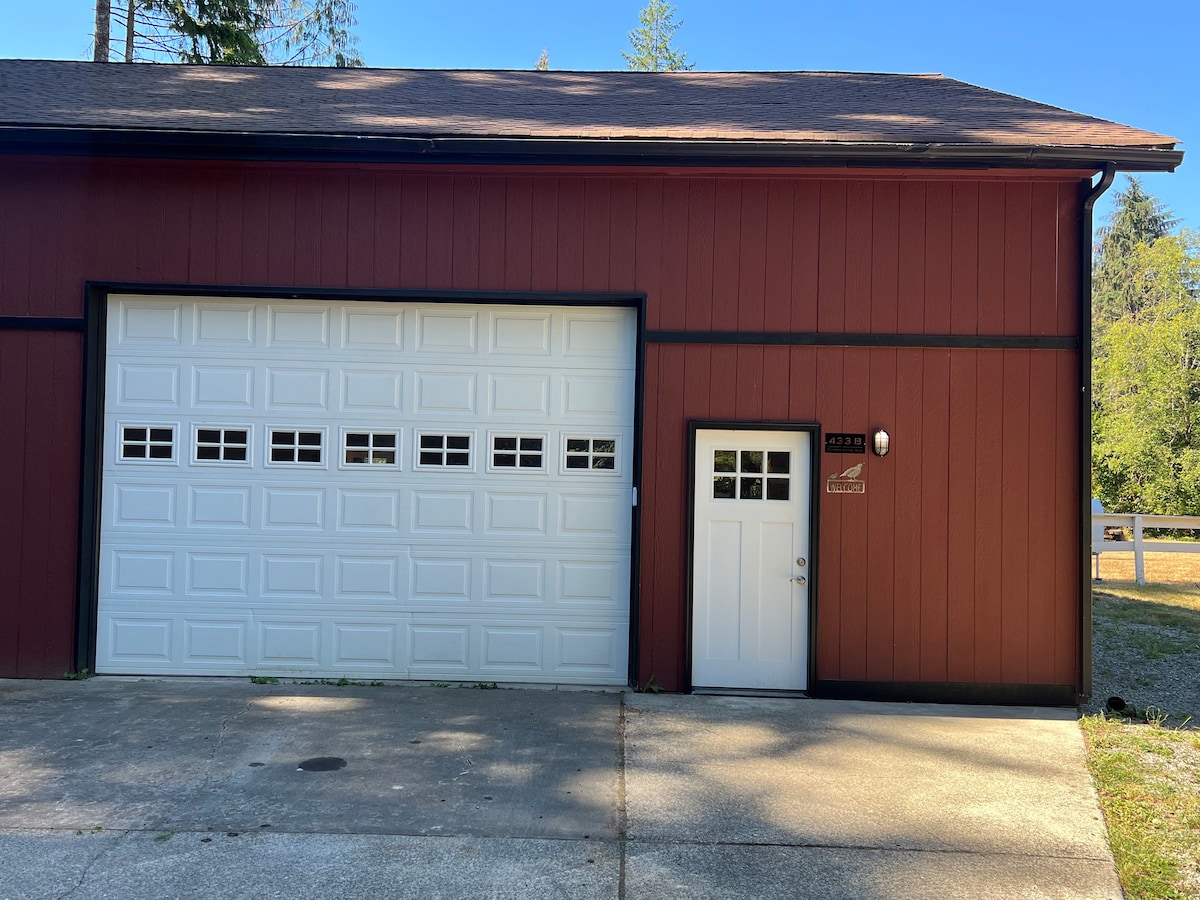 Private and adorable guest home located in town