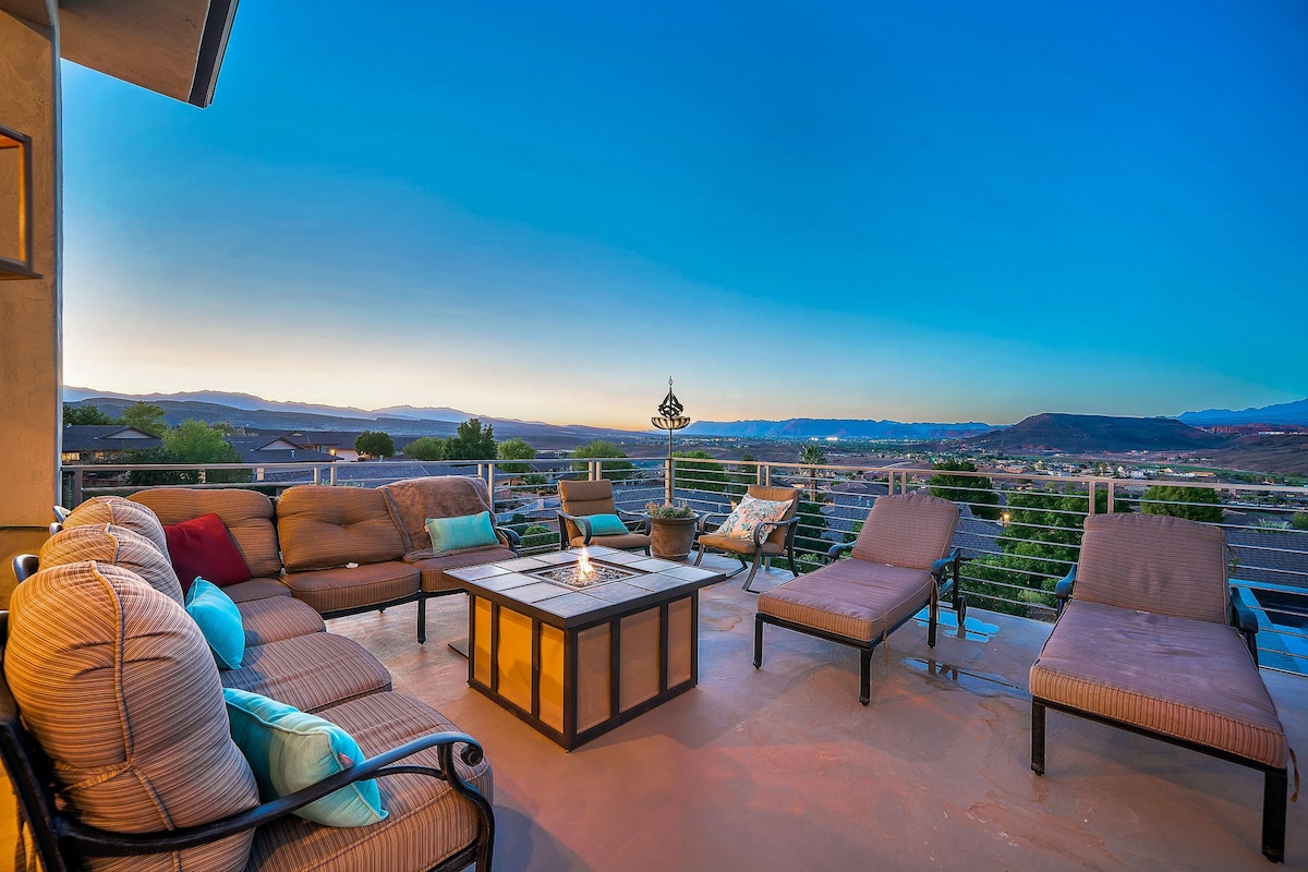 Luxurious Home w Panoramic Views + Infinity Pool!