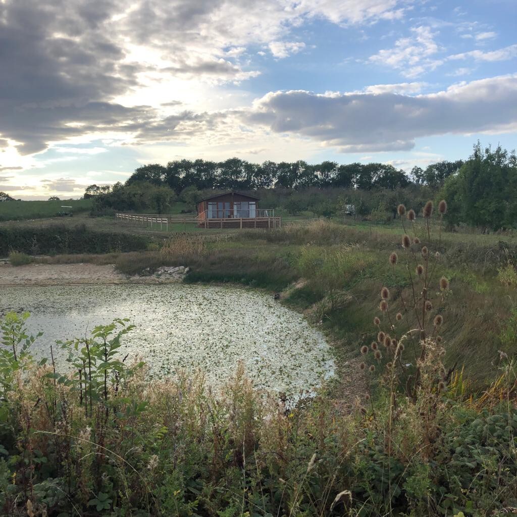 家庭农场上的宁静小屋