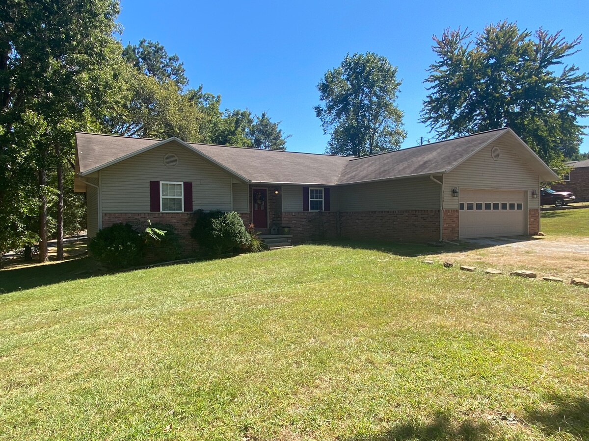 Large 4 BR Home near Buffalo River & Scenic Hwy 7