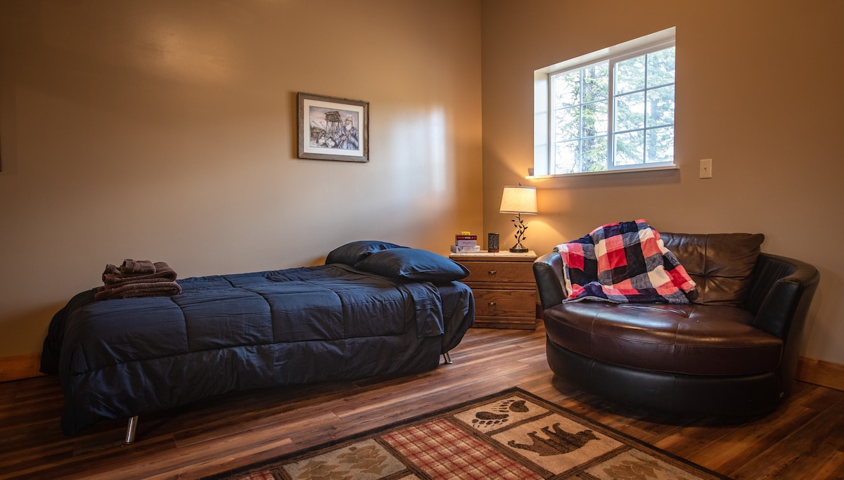 Denali Homestead 's Cozy Cabin 2