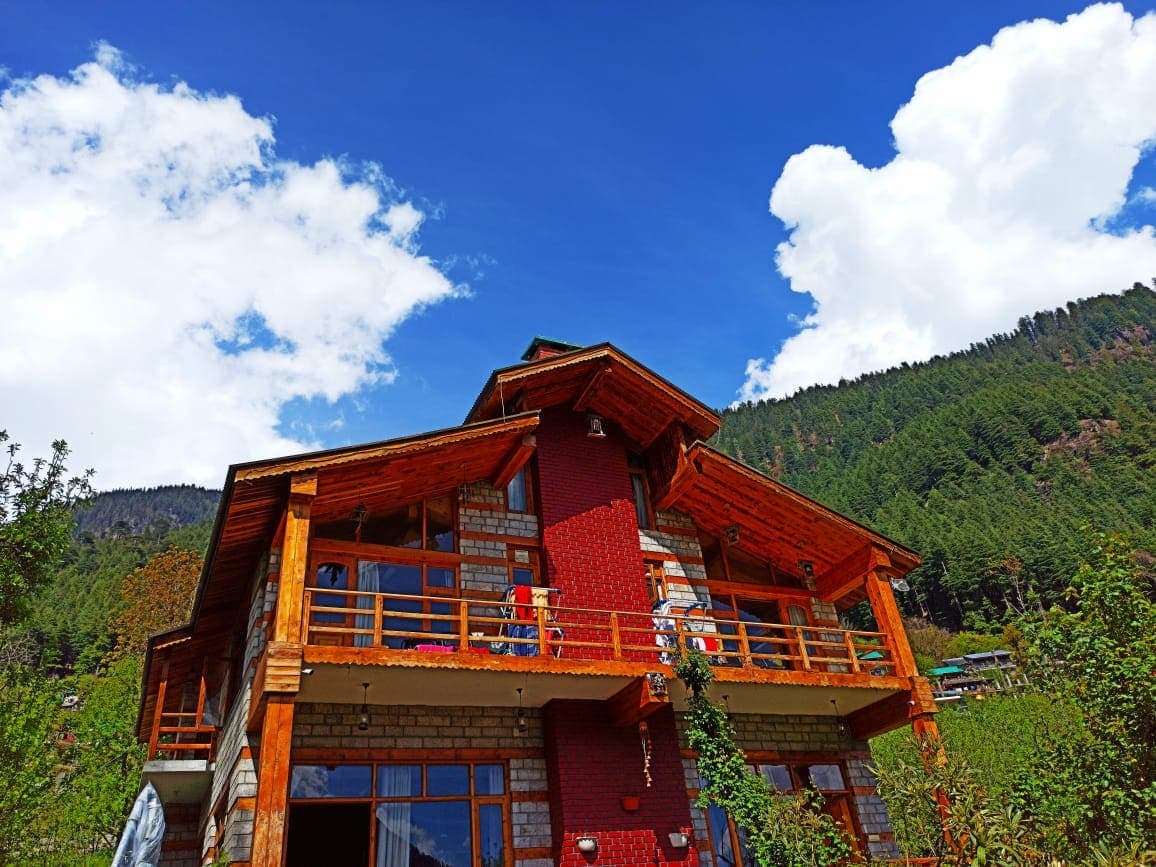 S Woodford 5BHK Pvt Villa Fireplace MallRd. Manali